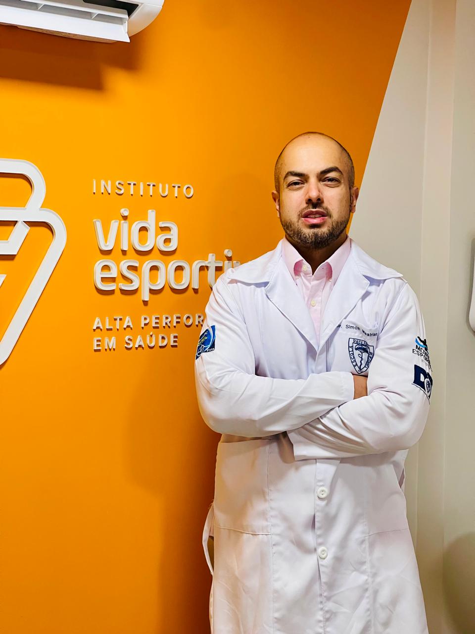 Dr. Simon Missirian Jr., ortopedista especialista em cirurgia do joelho